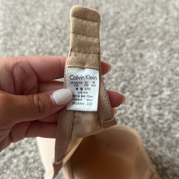 Calvin Klein Strapless Bra - Picture 7 of 7